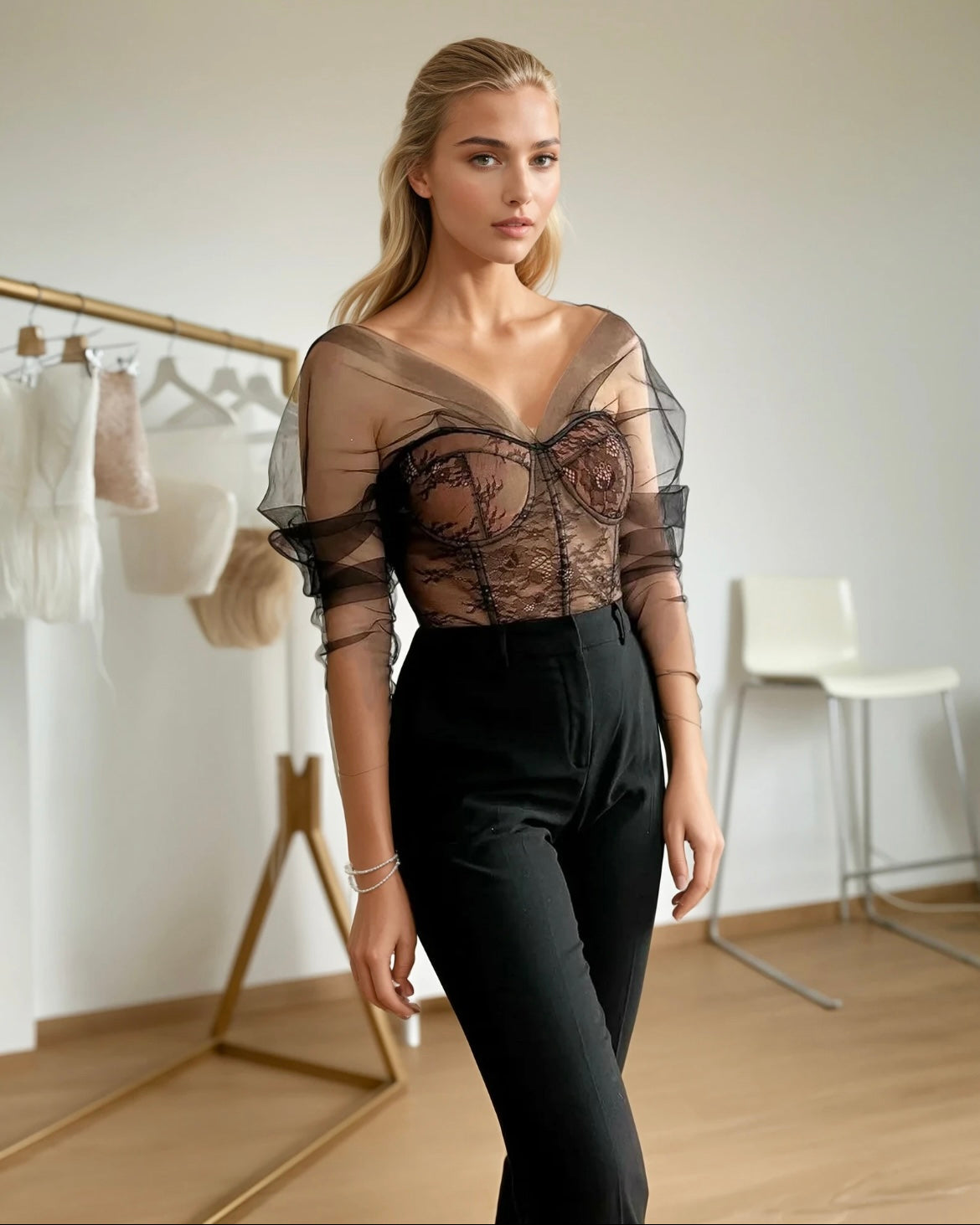 ICONIC BLACK LACE CORSET