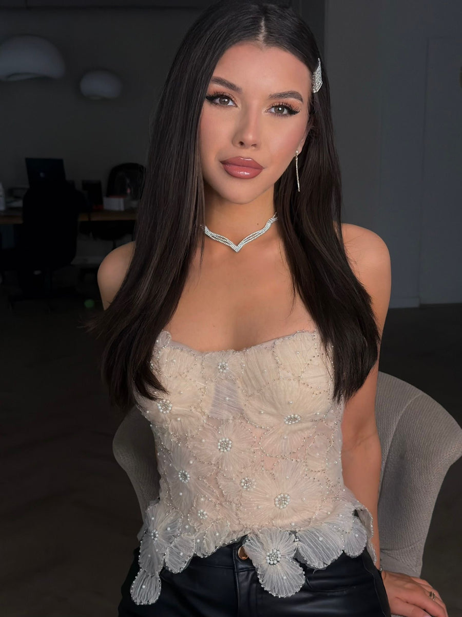 Oana Nutu muse look 1