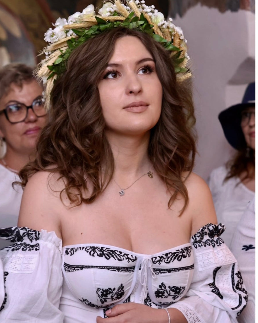 Oana Nutu muse look 1