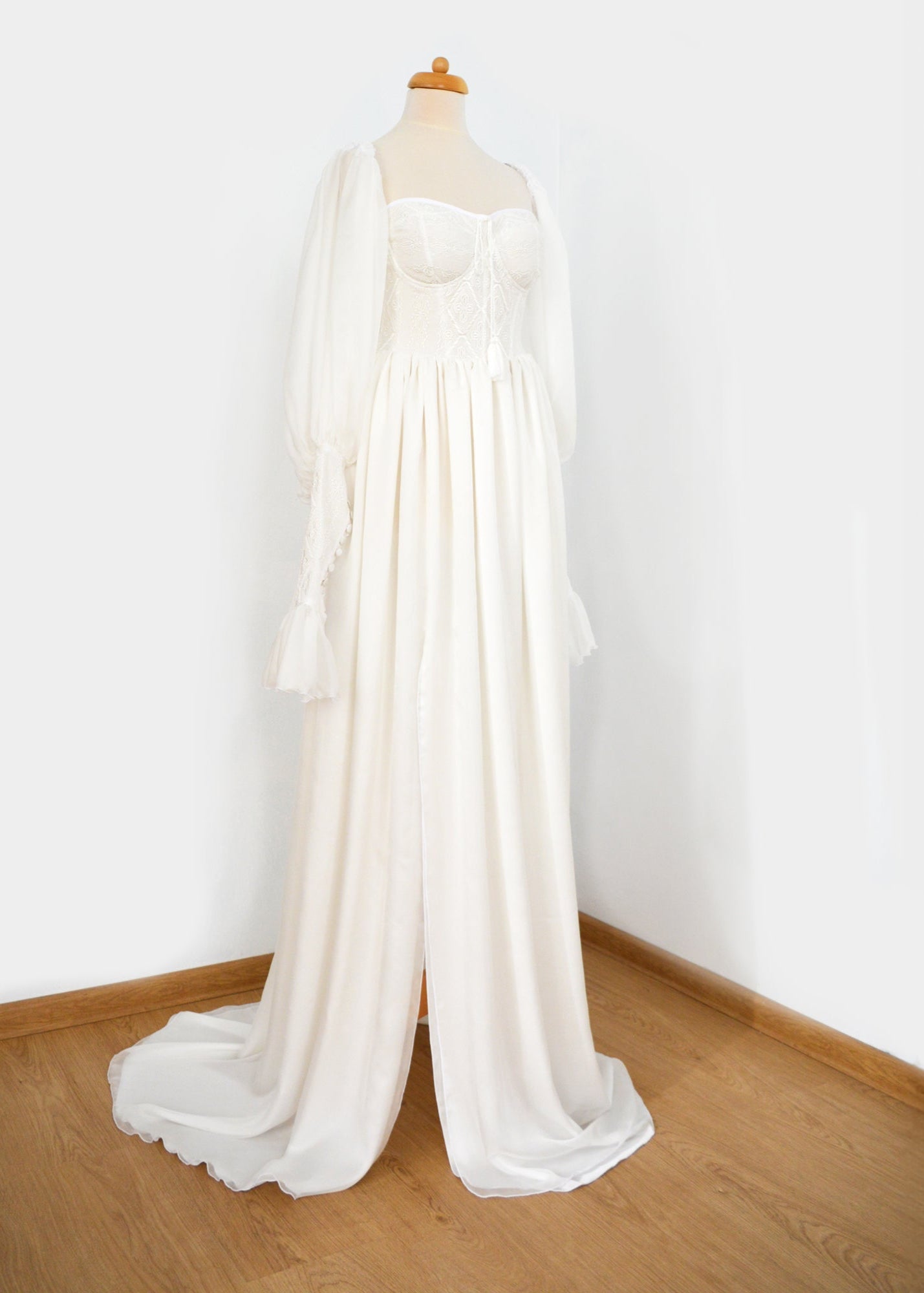"TRADITIONAL" CORSET SILK WEDDING GOWN