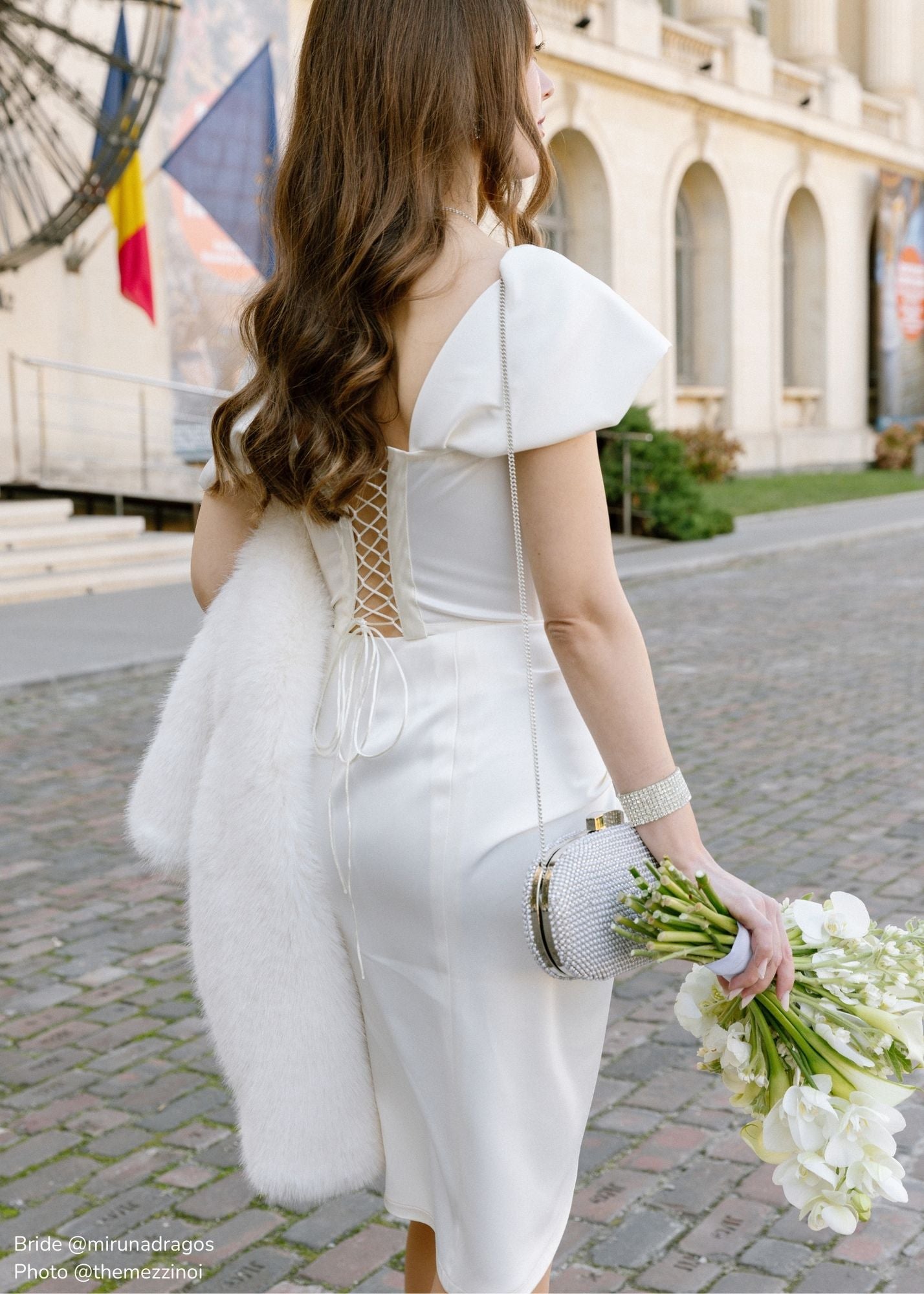 "PASSIONATE TOUCH" SATINATED SKIRT
