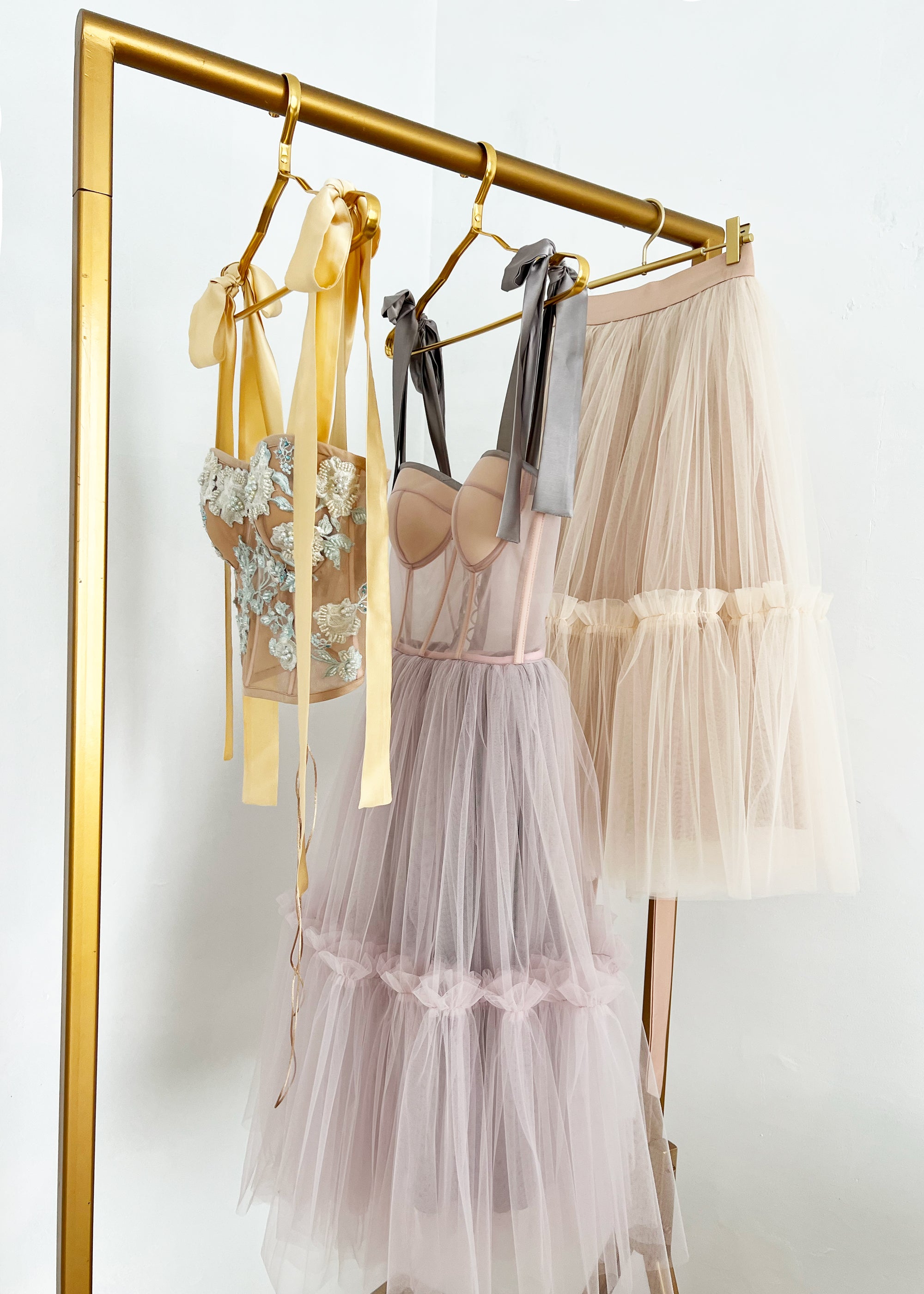 SPRING FLOWERS CORSET WITH 100% SILK STRAPS